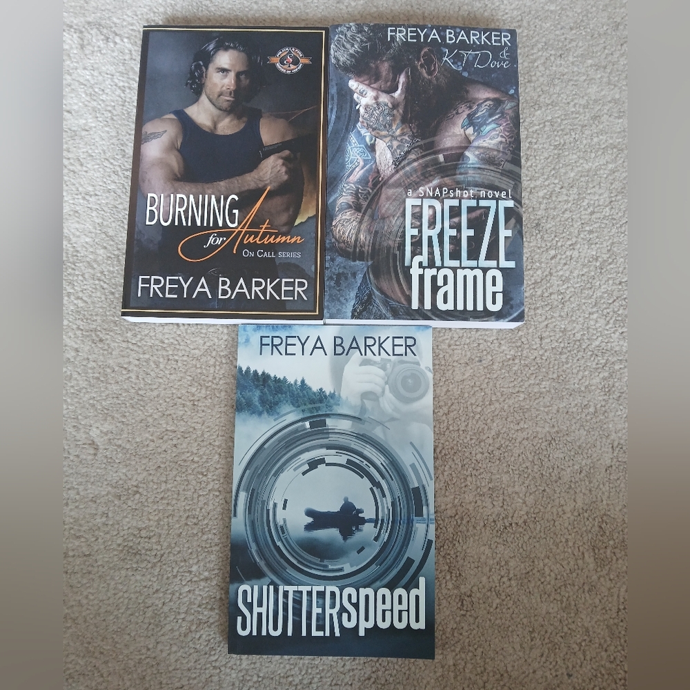 🤩2/$30 Freya Barker 3 Romance Book Set